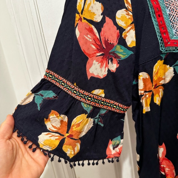Anthropologie Dakota Embroidered top size small - Picture 4 of 6